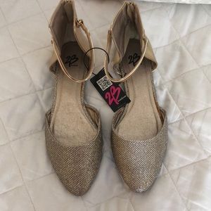 BEBE size 8 flats